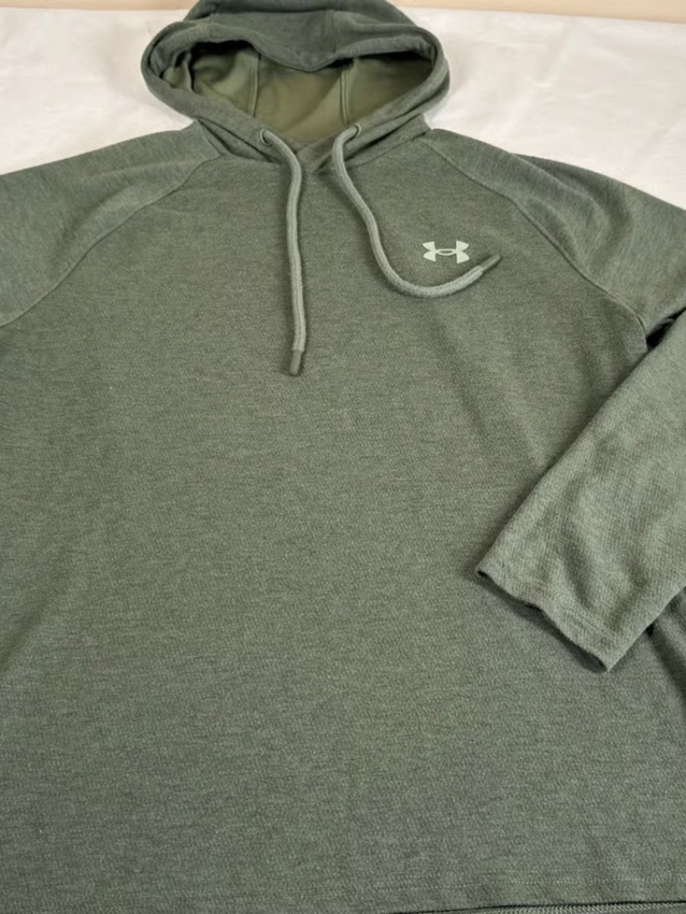 Under Armour Men's Athletic Hoodie Size Medium - Hunter Green
